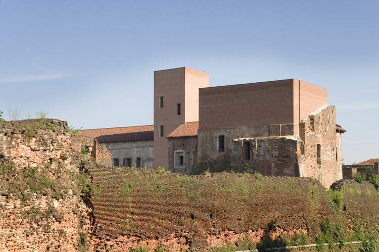 城墙之上：21 项对城堡与堡垒的当代改造干预 - 29 的图像 30