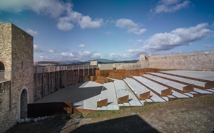 城墙之上：21 项对城堡与堡垒的当代改造干预 - 2 的图像 30