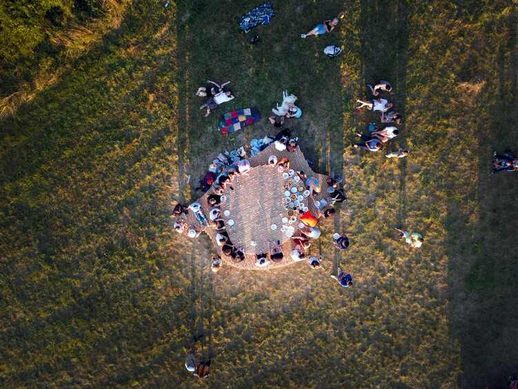 14 个围绕“共餐”而建的项目 - 1 的图像 21