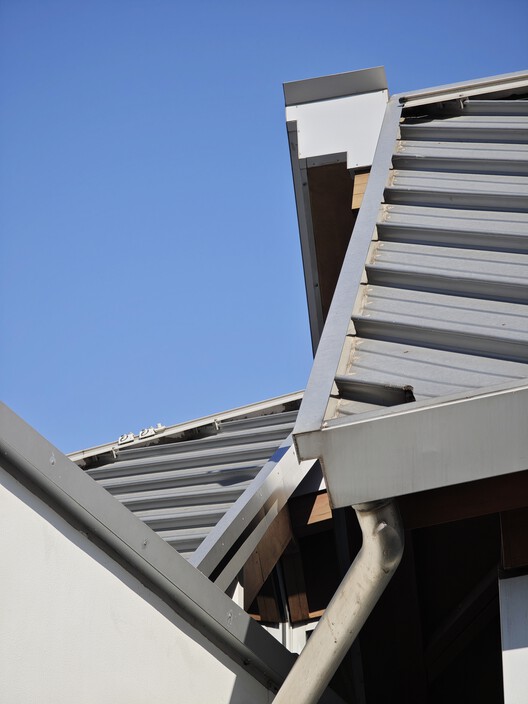 静谧中的希望：探访弗兰克·盖里设计的香港玛吉中心 - 5 的图像 25