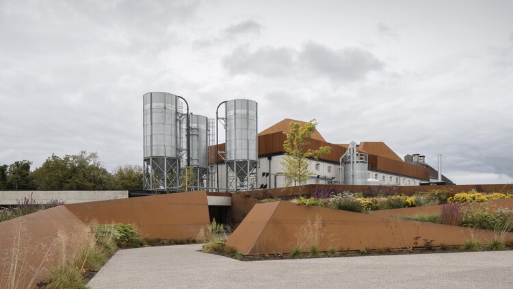 记录时光的材质：10个运用耐候钢（Corten Steel）的当代项目 - 11 的图像 30