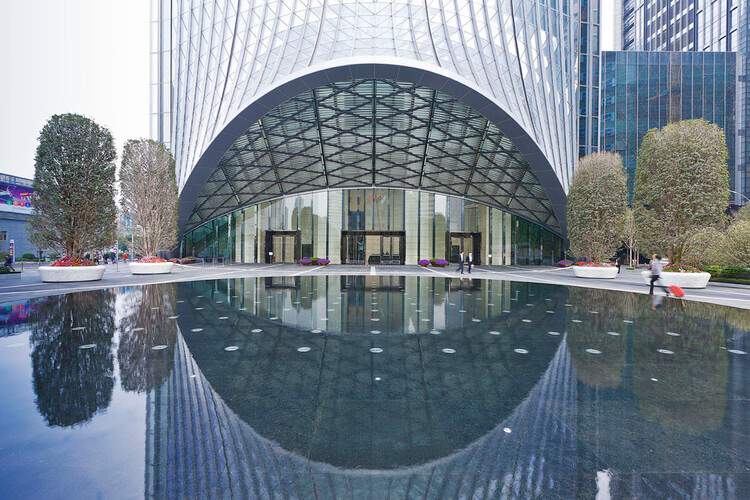 英国后现代主义建筑师、法雷尔事务所（Farrells）创始人特里·法雷尔逝世，享年87岁 - 4 的图像 5