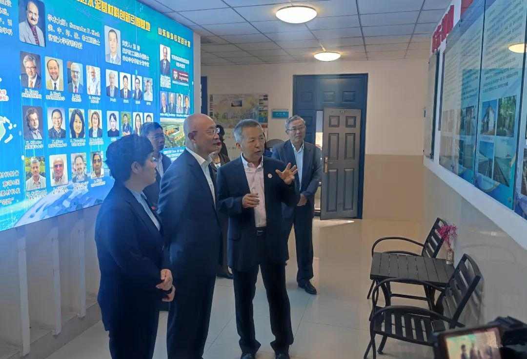 阎晓峰调研济南大学 建材行业智能化转型提速(图3)
