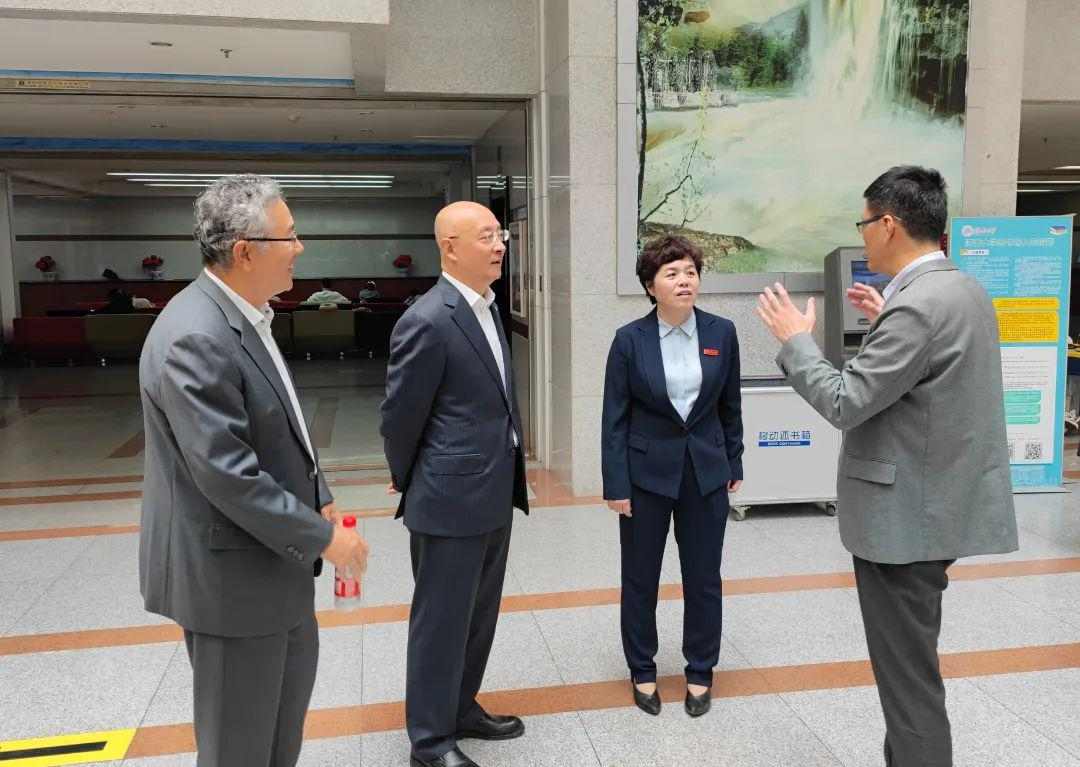 阎晓峰调研济南大学推动建材行业高质量发展(图1) 阎晓峰调研济南大学推动建材行业高质量发展(图1)